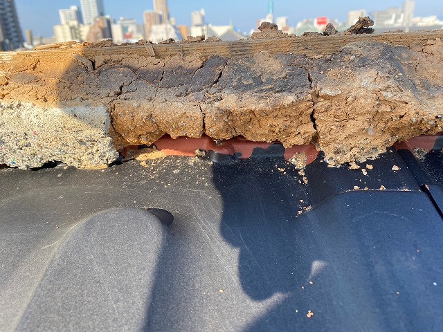 漆喰が剥がれた部分